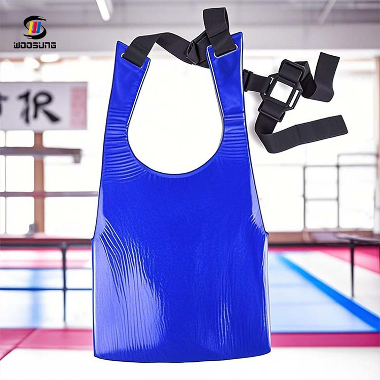 Getauchter Taekwondo-Brustschutz