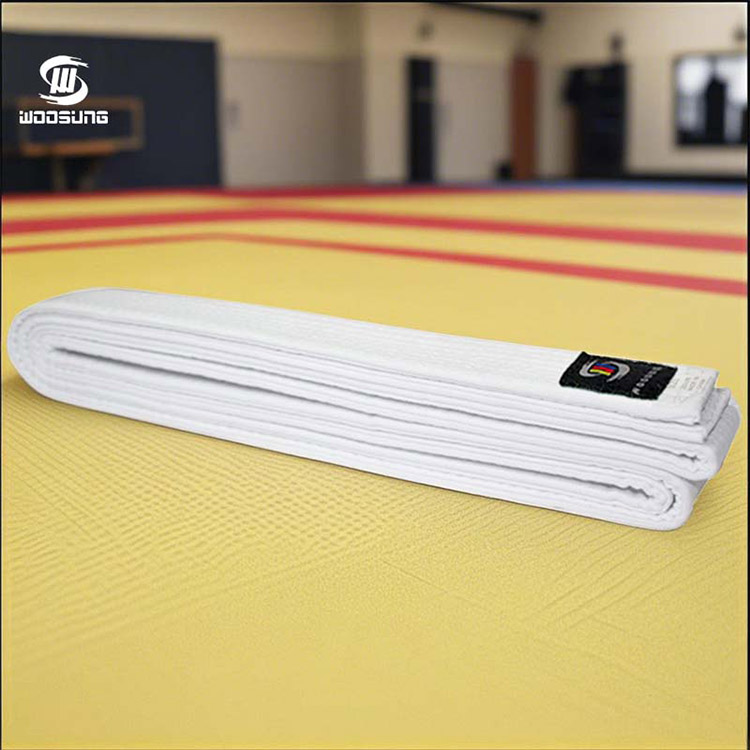 Weißer Karate-Gürtel